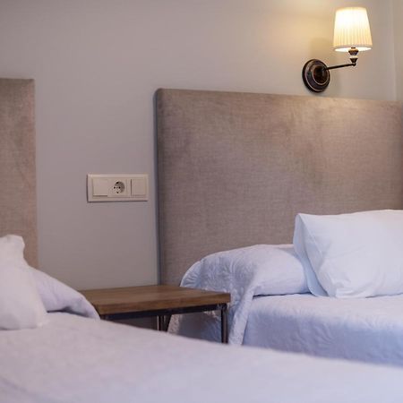 ארנאס דה קבראלס Logis Hotel Restaurante La Casa De Juansabeli מראה חיצוני תמונה