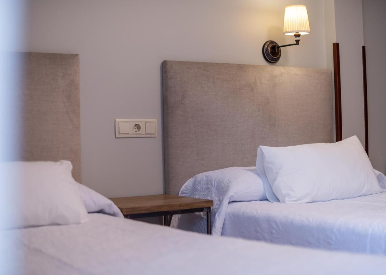 ארנאס דה קבראלס Logis Hotel Restaurante La Casa De Juansabeli מראה חיצוני תמונה