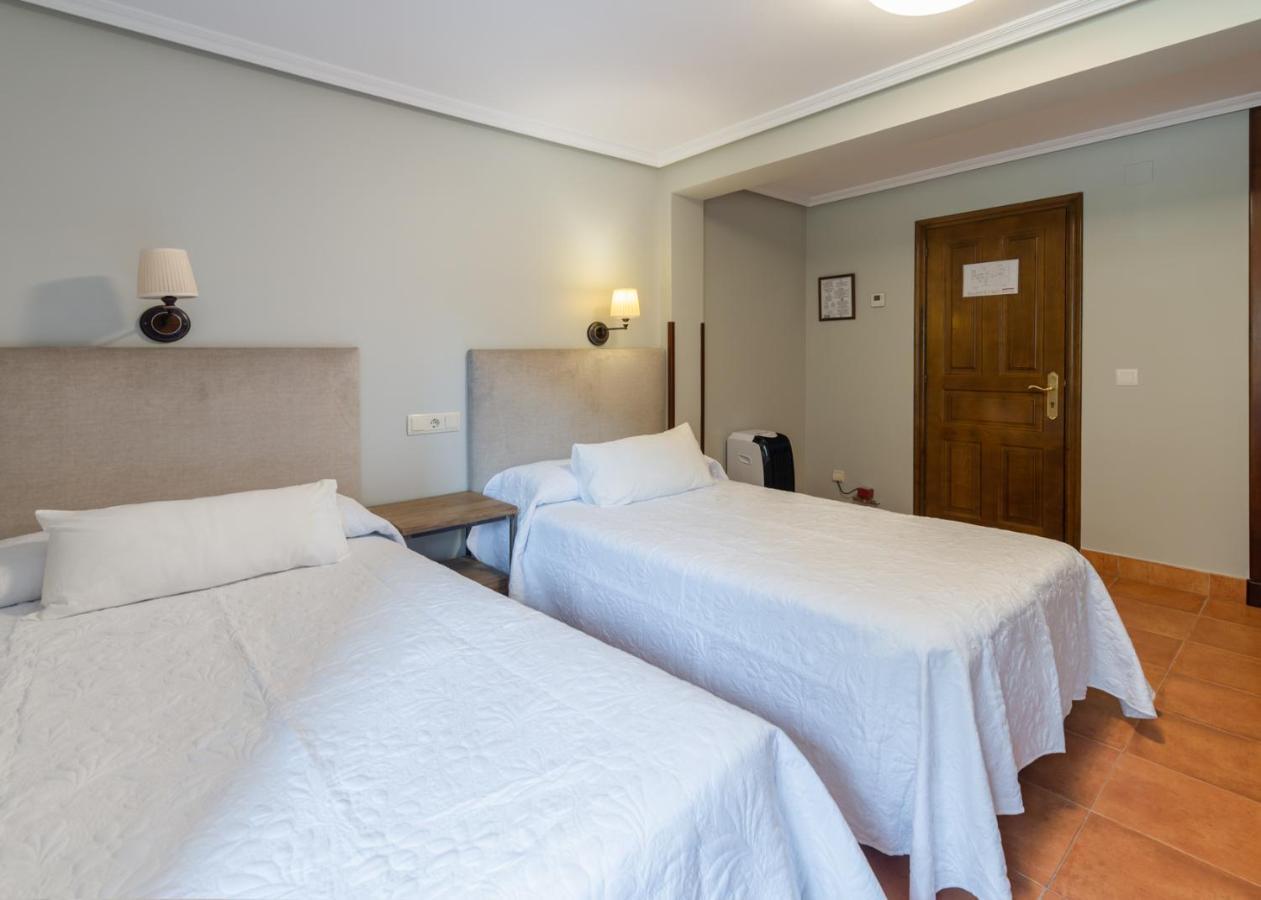 ארנאס דה קבראלס Logis Hotel Restaurante La Casa De Juansabeli מראה חיצוני תמונה
