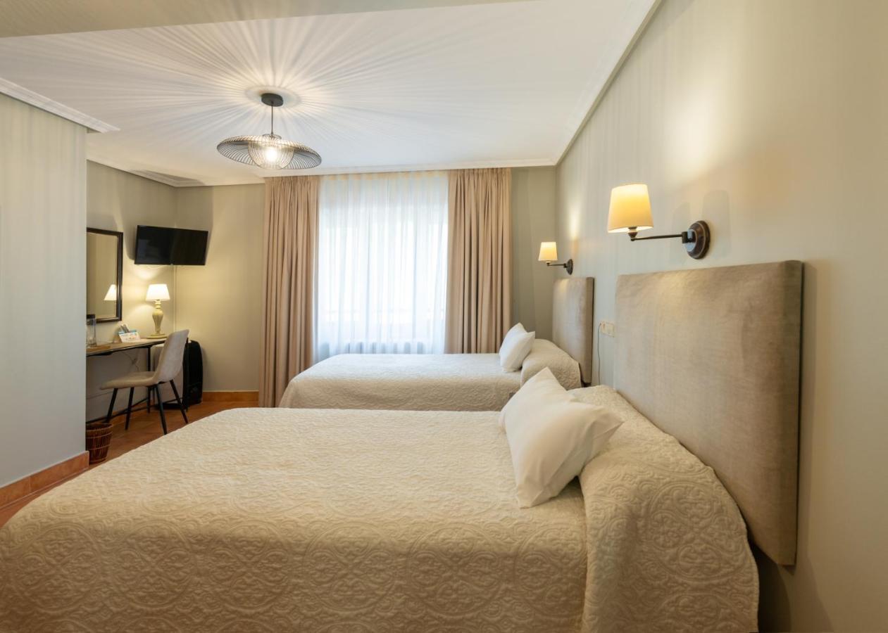 ארנאס דה קבראלס Logis Hotel Restaurante La Casa De Juansabeli מראה חיצוני תמונה