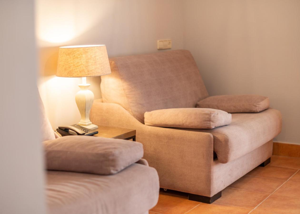 ארנאס דה קבראלס Logis Hotel Restaurante La Casa De Juansabeli מראה חיצוני תמונה