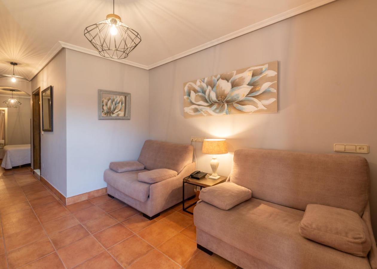 ארנאס דה קבראלס Logis Hotel Restaurante La Casa De Juansabeli מראה חיצוני תמונה