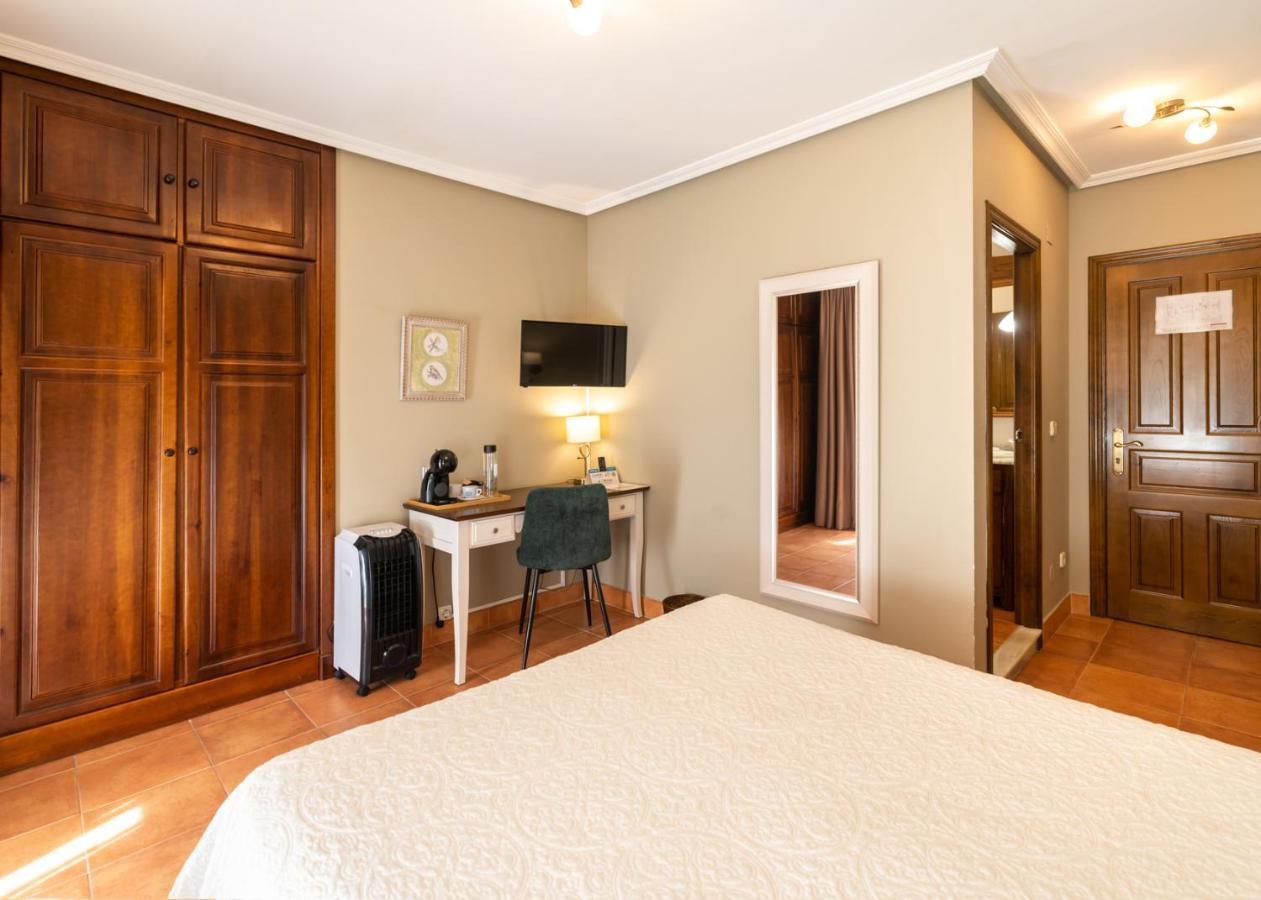 ארנאס דה קבראלס Logis Hotel Restaurante La Casa De Juansabeli מראה חיצוני תמונה