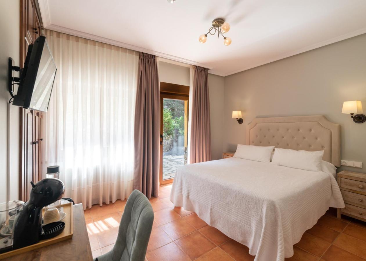 ארנאס דה קבראלס Logis Hotel Restaurante La Casa De Juansabeli מראה חיצוני תמונה
